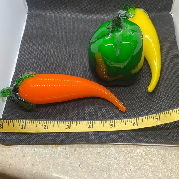 Vintage Murano Style Art Glass Vegetables Set of 5 Peppers tomato, eggplant - Picture 7 of 8
